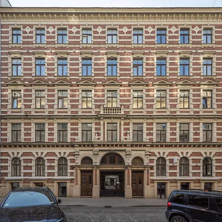 Efficient Centre * 里加